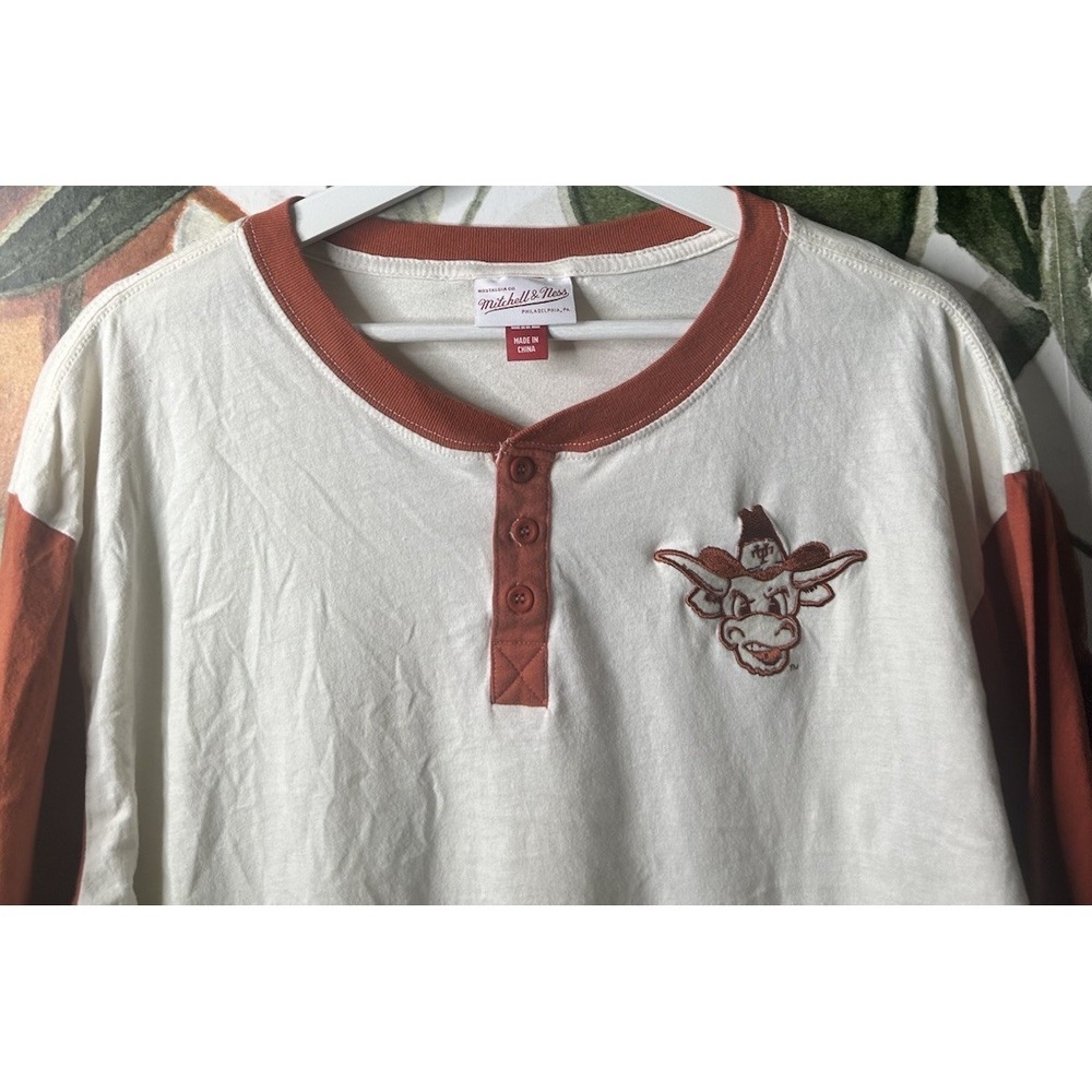 Mitchelle & Ness Texas Longhorns Bevo Ringer Henley Shirt Mens 2XL - Picture 2 of 5